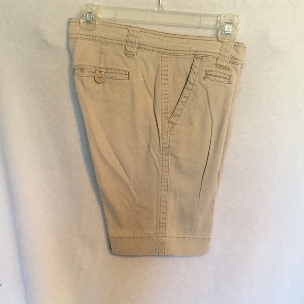 Aeropostale Khaki knee length shorts